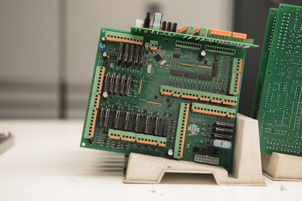 Seik teleferiche ropeways materialseilbahnen _DSC3100 Elettrotecnica personalizzata svg+xml;charset=utf